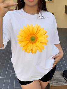 Camiseta de manga corta holgada para mujer de talla grande Premium - Blanca con estampado de girasoles amarillos grandes en el pecho, camiseta ligera de cuello redondo, top casual holgado de verano, adecuada para primavera y otoño, camiseta con estampado de margaritas (lavable a máquina), talla grande ecológica. - Blanco - Ver 6