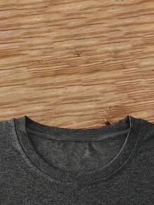 Dali's Memory: The Persistent Black Cat, A Women's Spring/Summer T-Shirt With Surrealist Art Prints, Fitted Design, Round Neck, Suitable For Casual Everyday Wear, New 2026 Style! Comfortable And Soft, Cotton T-Shirt For Everyday Wear. - 黑灰色 - 查看 5