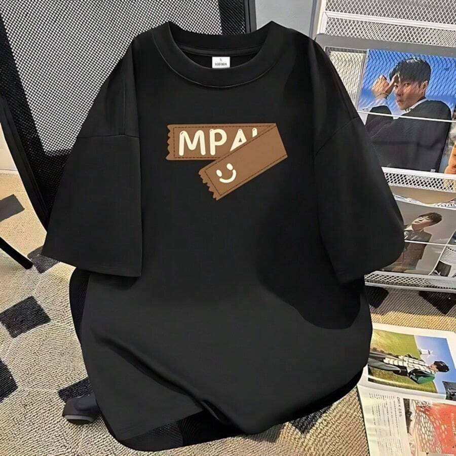 Camiseta unisex de cuello redondo y manga corta casual, con diseño de estampado de carita feliz cartoon. - Negro - Ver 1