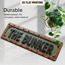 1 pieza Placa de pared de metal vintage de estilo país en 2D plano, grande - Señalización de hierro con texto "THE BUNKER" en verde y cobre envejecido, 10x40cm - Decoración para cueva, hogar, bar, oficina - Fácil instalación con agujeros, sin necesidad de cableado, 2D plano, perfecto para decoración de habitación, arte de pared, arte de pared de metal, decoración de estilo granja - Multicolor - Ver 3