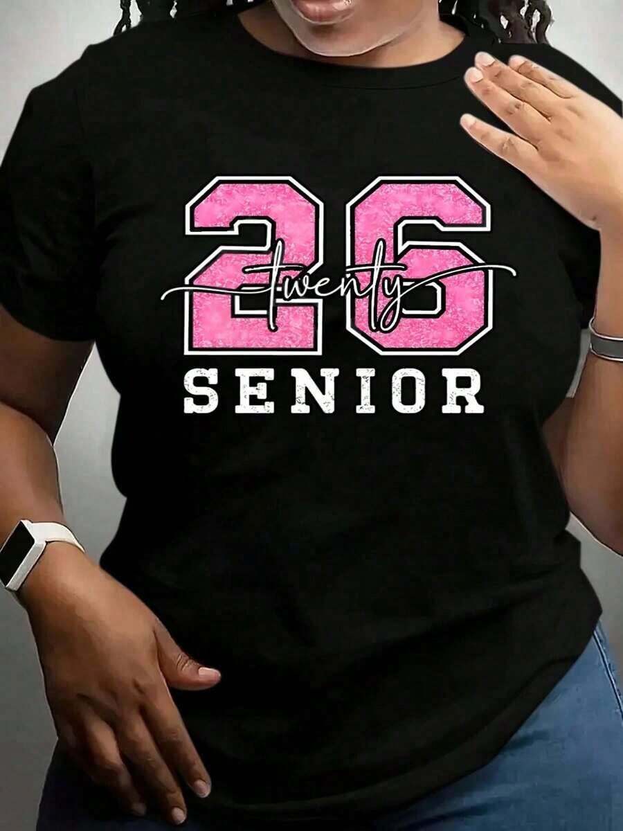 Camiseta Casual para Mujer con Estampado Brillante Rosa 26 Twenty SENIOR - Perfecta para Graduaciones de Seniors, Clase de 2026 y Eventos de Espíritu Escolar - Moda - Negro - Ver 1