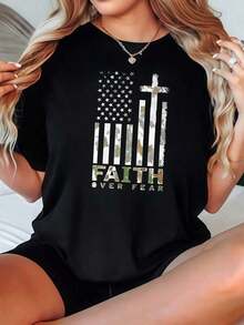 Camiseta de Mujer Casual con Cuello Redondo, Opciones en Blanco y Negro, Estampado Americano "Faith Over Fear", Camiseta Gráfica Inspiradora, Camisetas para Uso Diario, Tops de Verano, Camisetas Gráficas, Conjuntos de Verano, Camisetas Cortas para Mujer, Tops Vintage de Algodón, Ropa Linda para Mujer, Playera Holgada para Mujer - Negro - Ver 1