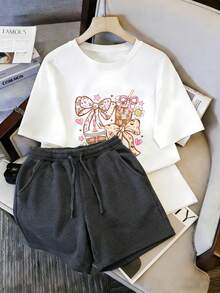 Conjunto de dos piezas de camiseta y shorts para mujer, con dulces lazos y tazas de café, estrellas, corazones y margaritas, colores suaves y frescos, juvenil y versátil, ideal para looks casuales llenos de energía - Camiseta blanca + pantalones cortos OXFORT - Ver 1