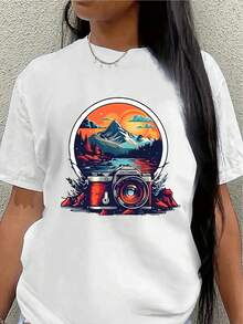 Camiseta ligera y resistente, estampada con motivos de montañas y cámaras, es perfecta para actividades al aire libre y salidas de ocio, lo que la convierte en una opción ideal para senderismo, camping o uso diario.blusa casual mujer - Blanco - Ver 7