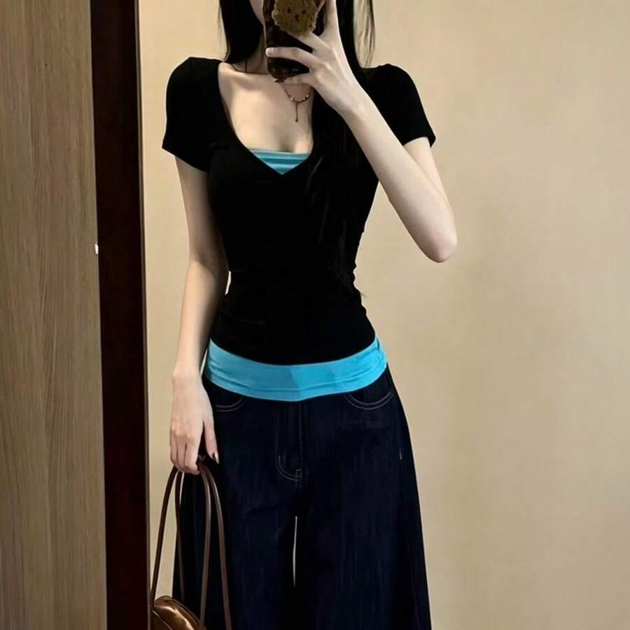 時尚休閒 V 領對比拼接 2 合 1 短袖 T 恤,極簡百搭女款夏季上衣 - 藍色 - 查看 1