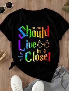 Rainbow Print T-Shirt "No One Should Live In A Closet", Casual Sportswear For Women And Men, Unisex Style, Fashion Top, Loose And Comfortable Fit, Vintage Urban Style, Unisex Short Sleeve Cotton Crew Neck T-Shirt, 100% Cotton. - 黑色 - 查看 3