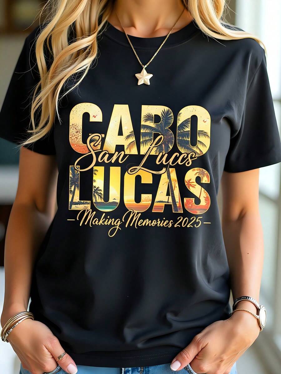 Camiseta gráfica de algodón negro de manga corta y cuello redondo para mujer, 180 g, para vacaciones en Cabo San Lucas, con estampado "Creando Recuerdos 2025" y atardecer de palmeras, top informal de verano, ideal como regalo de viaje. - Negro - Ver 1