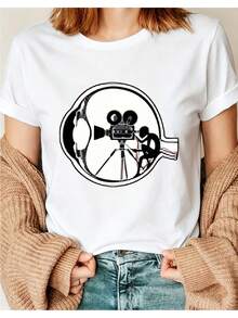 Camiseta de cuello redondo para mujer con estampado de cámara de cine vintage, camiseta casual de manga corta con diseño de cámara de cine, lavable a máquina, adecuada para entusiastas de la fotografía para usar durante todo el año, 01 top de manga corta con cuello redondo, adecuada para todas las estaciones. Blusas para mujer casual. - Blanco - Ver 7