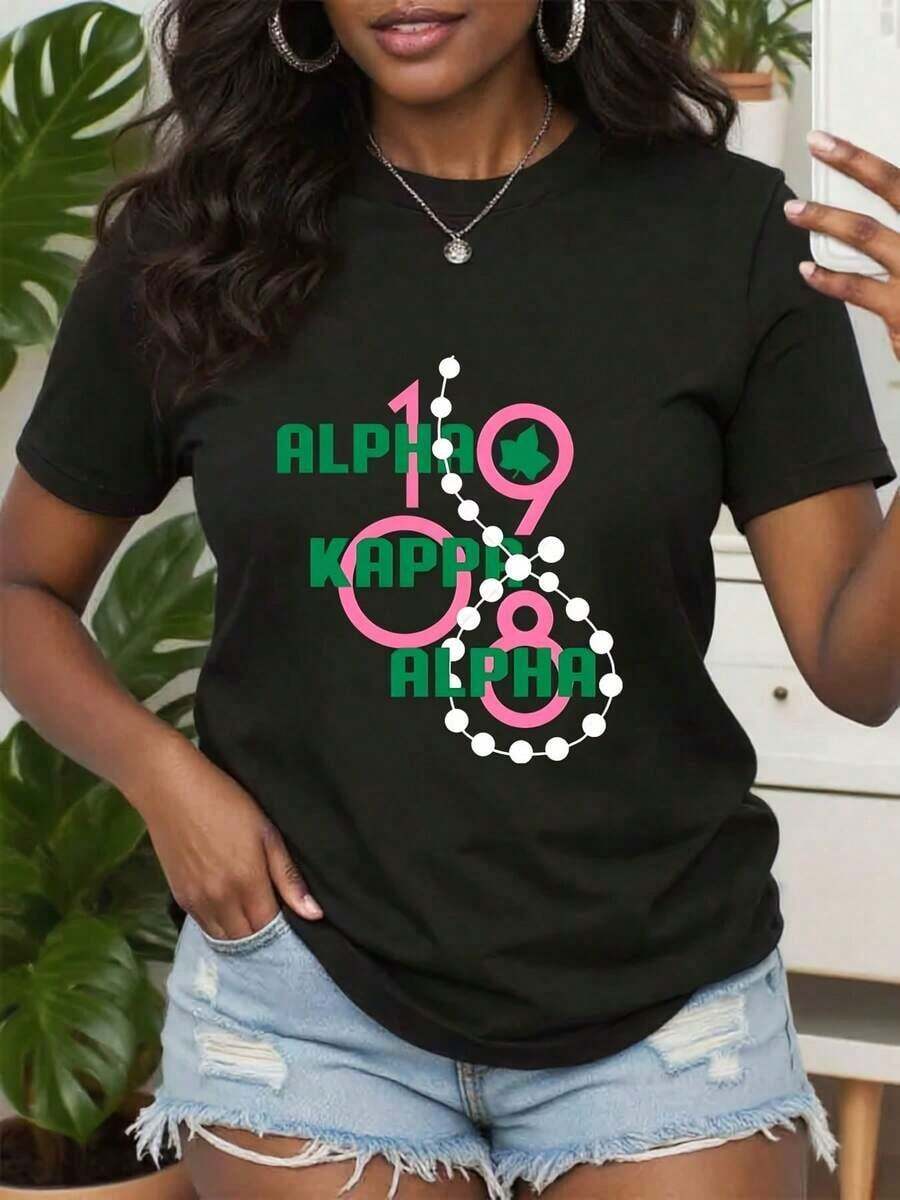 Camiseta de Algodón Estilo Vintage con Estampado de Eslóganes de Lisboa, Camiseta AKA Pretty, Camiseta AKA Sorority para Mujer, Camiseta de Cuello Redondo, Camiseta con Letras Coloridas, Camiseta con Patrón Decorativo AKA, Camiseta con Letras Gruesas, Tela Lavable a Máquina para Uso Diario en Verano. - Negro - Ver 1