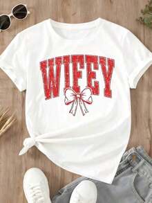 Camiseta Casual para Mujer con Estampado de Texto "Wifey" y Lazo para Uso Diario y Conjuntos de Pareja - Blanco - Ver 2