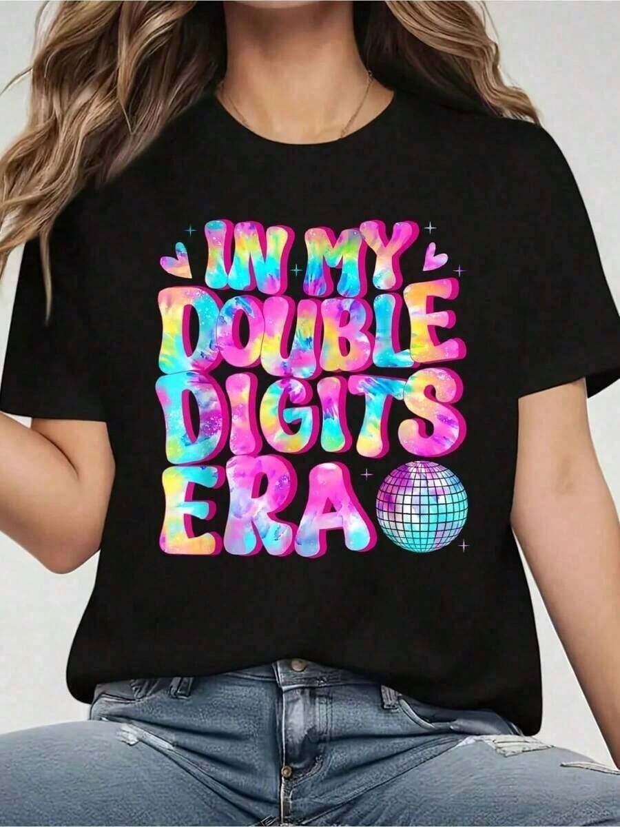 Camiseta de 10º Cumpleaños "En Mi Era de Doble Dígito" - Camiseta de Fiesta de Cumpleaños para Mujer, 100% Algodón, Casual, de Manga Corta y Cuello Redondo para Primavera y Verano - Ajuste Cómodo y Relajado, Camiseta con Estampado Gráfico. - Negro - Ver 1
