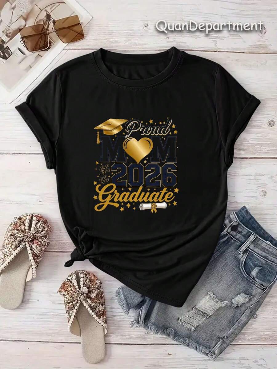 Camiseta unisex de manga corta, 2026OrgullosoGraduadoMamáDoradoCorazónMarinaAzulGráficoCamiseta100%Y2KCortoMangaTripulaciónCuelloLadoNudoHemTee,SuaveTranspirableComodidadInformalDesgaste,PerfectoGraduaciónTemporadaRegaloparaMomplayerashombre, , , Dazymujer,romwehombres, bohochic,maestrasregalos,camisetaparaconjuntos de mujercon curvasparamu,y2k, - Negro - Ver 1