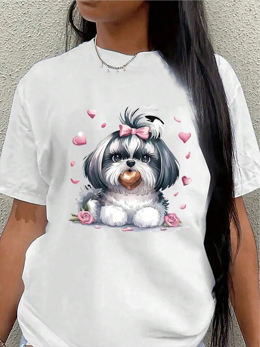 Camiseta ligera con un adorable estampado de perro Shih Tzu, es perfecta para salidas informales o para relajarse en casa. Tiene una construcción resistente y está adornada con corazones rosados y lazos decorativos. - Blanco - Ver 1