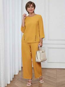 Conjunto casual de 2 piezas de camisa de cuello redondo y mangas 3/4 con diseño de botones y pantalones de unicolor para mujer - Amarillo - Ver 12