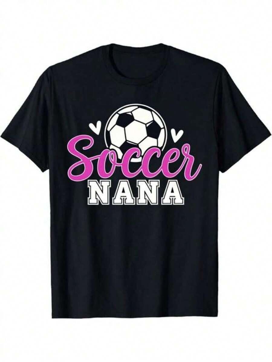 Balón de fútbol rodeado de corazones simbolizando pasión yón rumbo a la Copa Mundial 2026 camiseta para mujer cómoda y moderna para fanáticas del deporte - Negro - Ver 1