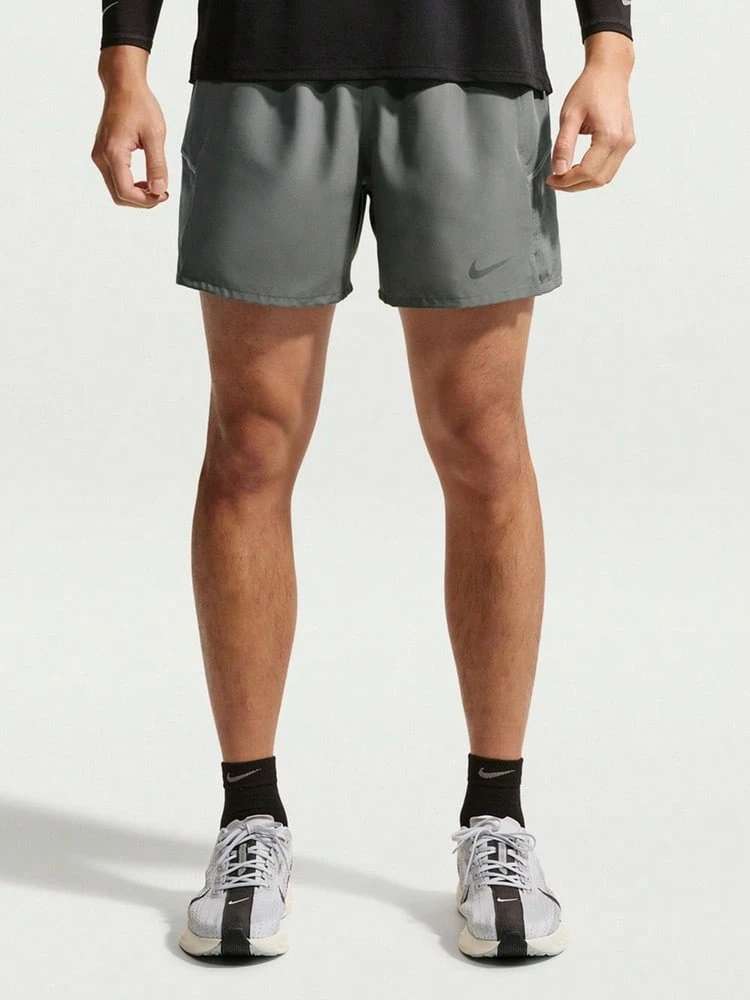 Pantalones cortos de running Nike Miler Dri-FIT 2-en-1 para hombre de secado rápido con forro IF2045-084 - Gris - Ver 1