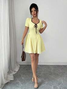 Vestido corto de manga corta ajustado y acampanado con diseño de lazo en color albaricoque y marrón, elegante para mujer, primavera/verano - Amarillo - Ver 3