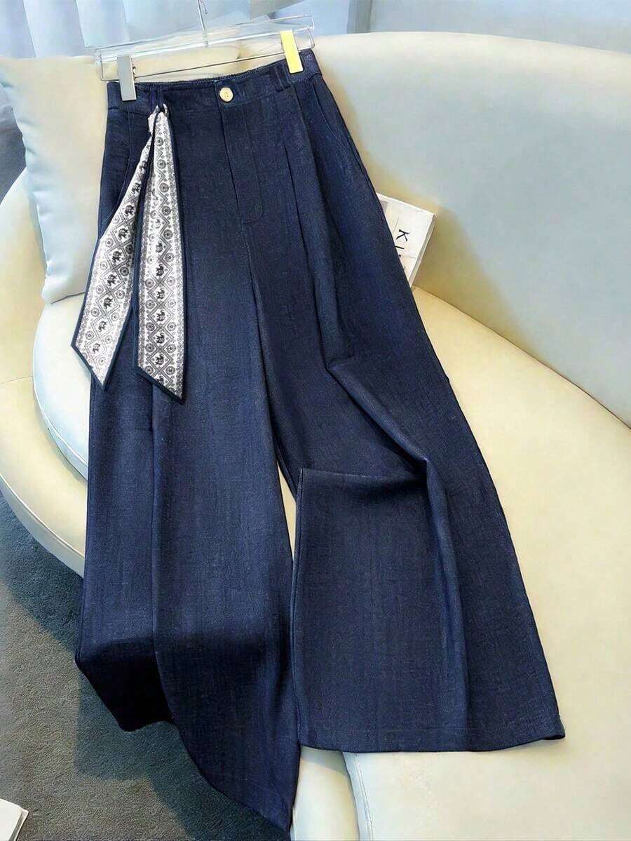 Pantalones de pierna ancha con cintura alta elástica y bolsillos fruncidos en azul marino, con decoración elegante de cinta estampada, versátiles para ocasiones casuales, formales, de fiesta y de vacaciones en primavera/verano - Azul marino - Ver 1