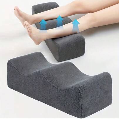 1 gối kê chân, 2 lựa chọn màu sắc: Xám/Đen, kèm 1 túi đựng, gối kê chân êm ái với lớp mút hoạt tính mềm mại, thích hợp cho giường, ghế sofa, ghế văn phòng, ghế tựa, đệm đỡ chân/đầu gối/tay.
