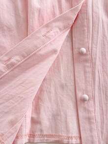 Camisa regular de mujer de verano de algodón puro rosa con cuello Peter Pan, mangas de pétalo y adorno floral bordado - Negro - Ver 3