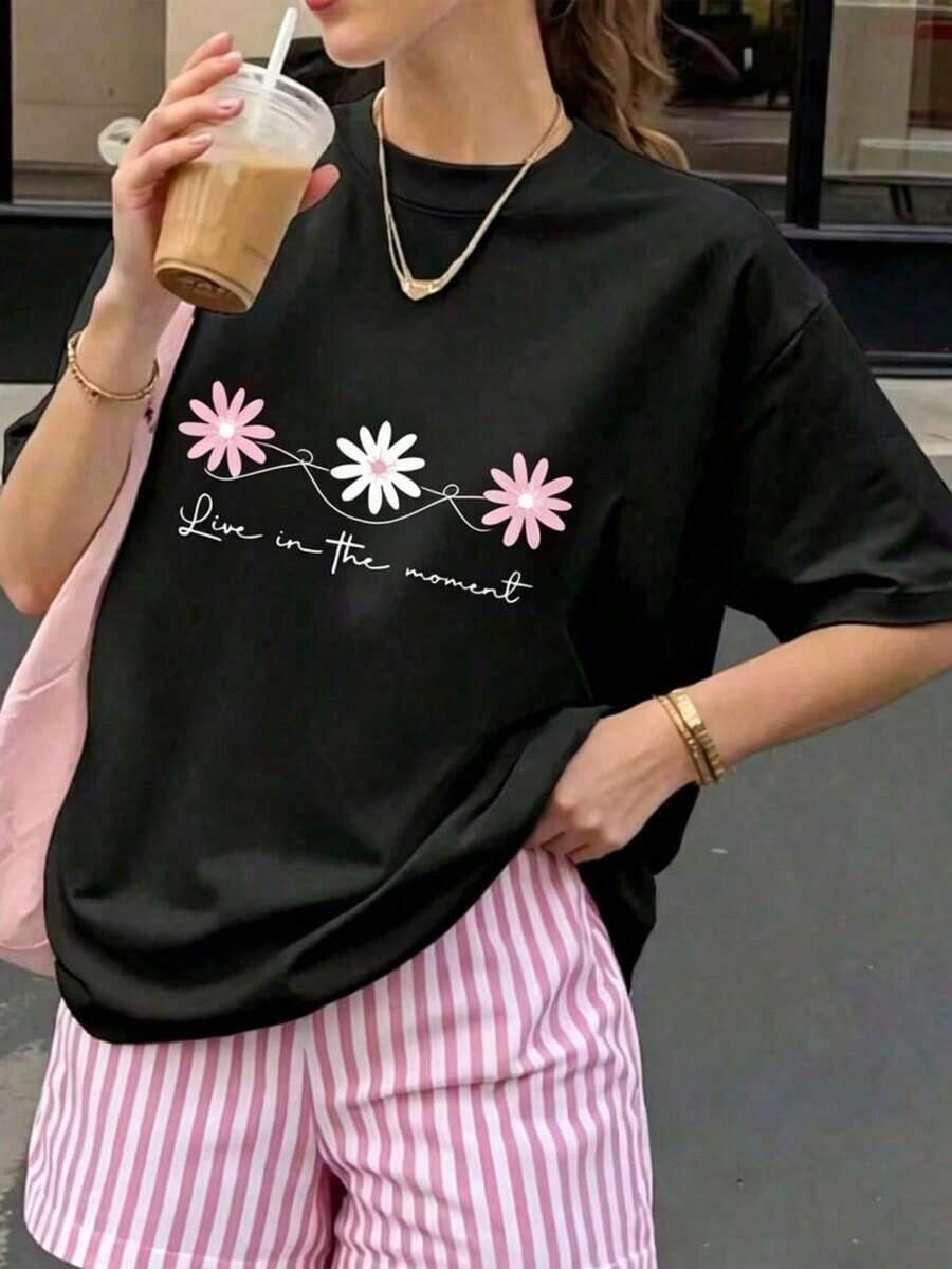 1 pieza de camiseta de estilo casual para mujer, de talla grande, con estampado floral y de letras, tela suave, corte holgado, cuello redondo, mangas cortas, adecuada para primavera y verano, ideal para uso diario, combinable. 180g Algodón 100%. - Negro 1 - Ver 1