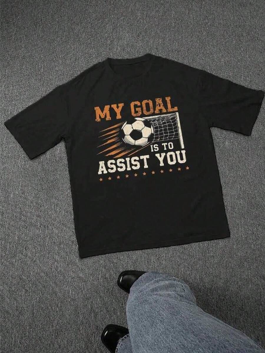 Camiseta Estampada para Hombre con Diseño de Fútbol "Mi Objetivo es Ayudarte", Temática Deportiva, Material Suave y Transpirable para Uso Casual, Regalo Perfecto para Amantes del Fútbol - Negro - Ver 1
