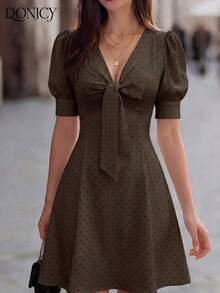 DONICY Vestido mini de mujer con cuello en V, mangas de pétalo y falda evasé con decoración de lazo, en estampado de lunares blanco y negro, vestido de verano - Marrón - Ver 6