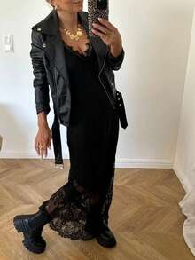 Elegantes ärmelloses Maxikleid für Damen in Schwarz mit kontrastierendem Spitzenbesatz und asymmetrischem Saum, geeignet als Partykleid für den Sommer - Schwarz - Übersicht 4
