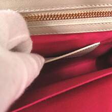 Authenticated Bvlgari PRE-OWNED Embossed Leather Logo Infinitum Tote Bag - 米色 - 查看 5