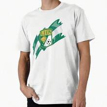 Camiseta premium Club León S de MéxicoEsta camiseta de algodón de 220 gramos es la combinación perfecta de comodidad y moda para cualquier aficionado al fútbol. Esta camiseta, especialmente diseñada para hombres y mujeres, utiliza tejidos suaves y transpirables para crear un ajuste fascinante y es ideal para días de competición o ropa casual. Hecho de algodón de alta calidad, duradero y suave al tacto. Ya sea que apoyes a tu equipo favorito, participes en un partido de ocio o disfrutes de un día relajado, esta camiseta multifuncional es el último complemento de tu armario. - Negro - Ver 6