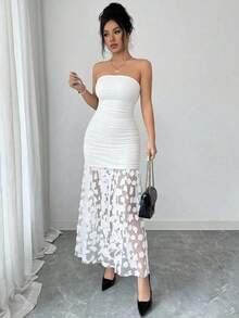Elegante y lujoso vestido de noche para mujer de unicolor, con cintura fruncida, ajuste ceñido y contraste de malla floral - Burdeos - Ver 7