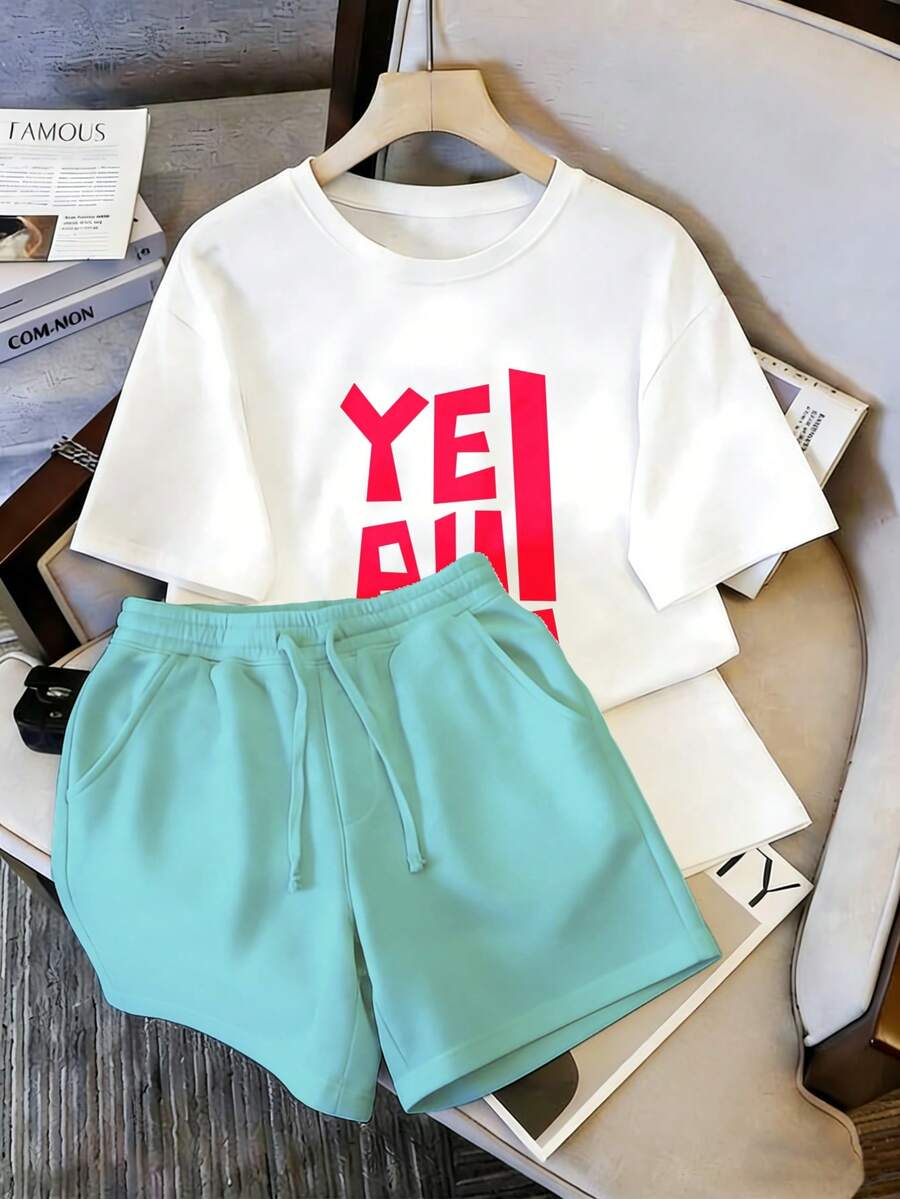 Conjunto Casual para Mujer, Playera con Estampado de Letras Rojas Llamativas + Pantalones Cortos de Dos Piezas - Camiseta blanca + pantalones cortos VERDE MENTA - Ver 1
