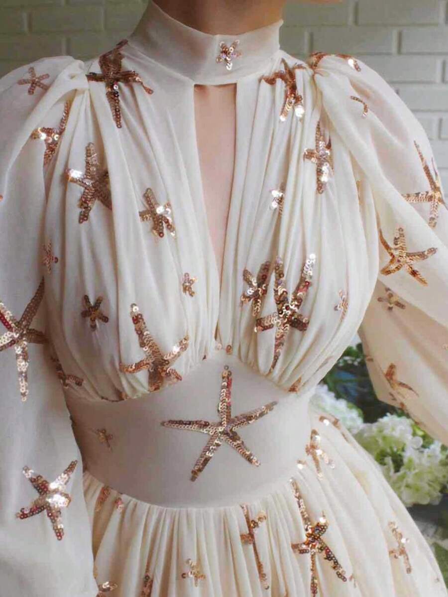 Vestido de Fiesta Gasa Cuello Alto Lentejuelas Mangas Farol Abertura Falda Amplia Estilo Europeo Elegante - Beis - Ver 1