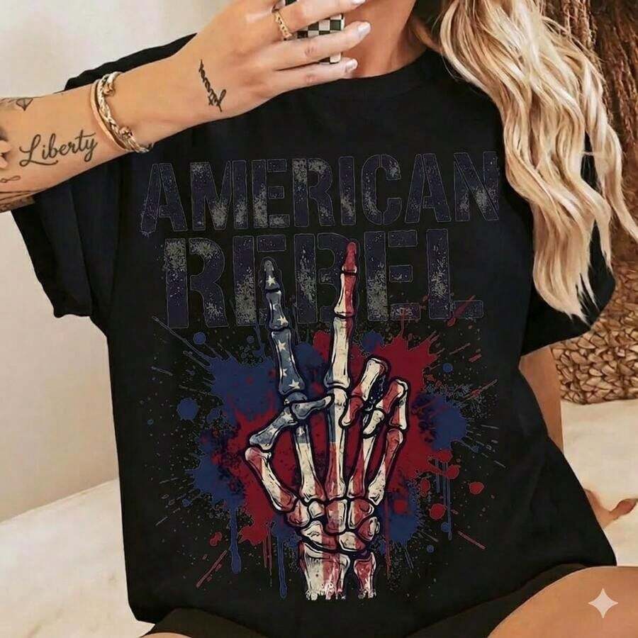 Esqueleto Rebelde Americano D PNG, Esqueleto Patriótico D Rock On, Día de la Independencia de EE. UU. PNG, Diseño de Sublimación para Camisetas del 4 de Julio, Camisetas Unisex para Salidas de Verano, Ropa Fresca de Verano para Mujer - Negro - Ver 1