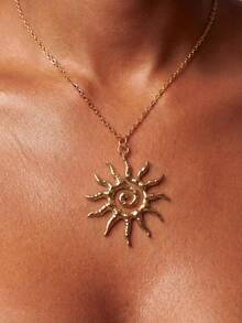 1 pieza Collar de acero inoxidable vintage con sol, colgante de sol dorado brillante, amuleto celestial, cadena dorada gruesa, collar multicapa para mujeres - Dorado - Ver 1