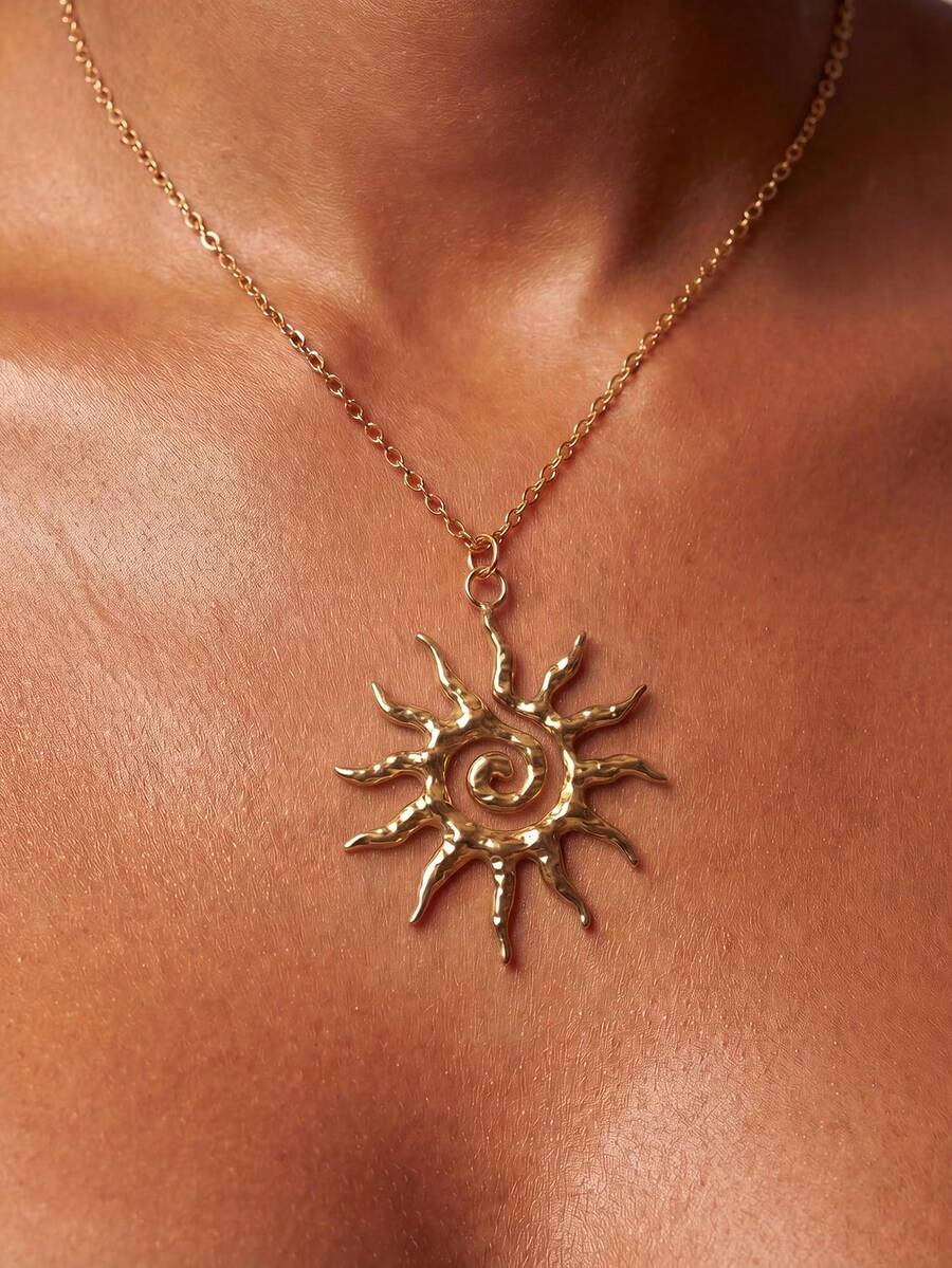 1 pieza Collar de acero inoxidable vintage con sol, colgante de sol dorado brillante, amuleto celestial, cadena dorada gruesa, collar multicapa para mujeres - Dorado - Ver 1