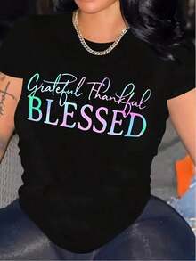 Camiseta única y moderna con diseño Y2K de la frase agradecida y bendecida, perfecta para quienes buscan estilo y positividad, ideal para dar un toque especial a tu atuendo diario, expresión de gratitud y estilo contemporáneo, pieza esencial en tu guardarropa. - Negro - Ver 12