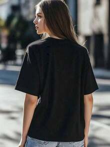 Futura Sra. Personalizada Camiseta Personalizada para Compromiso, Atuendo Coqueta para Fiesta de Solteras, Regalo para Futura Novia, Camiseta para Despedida de Soltera - Negro - Ver 3