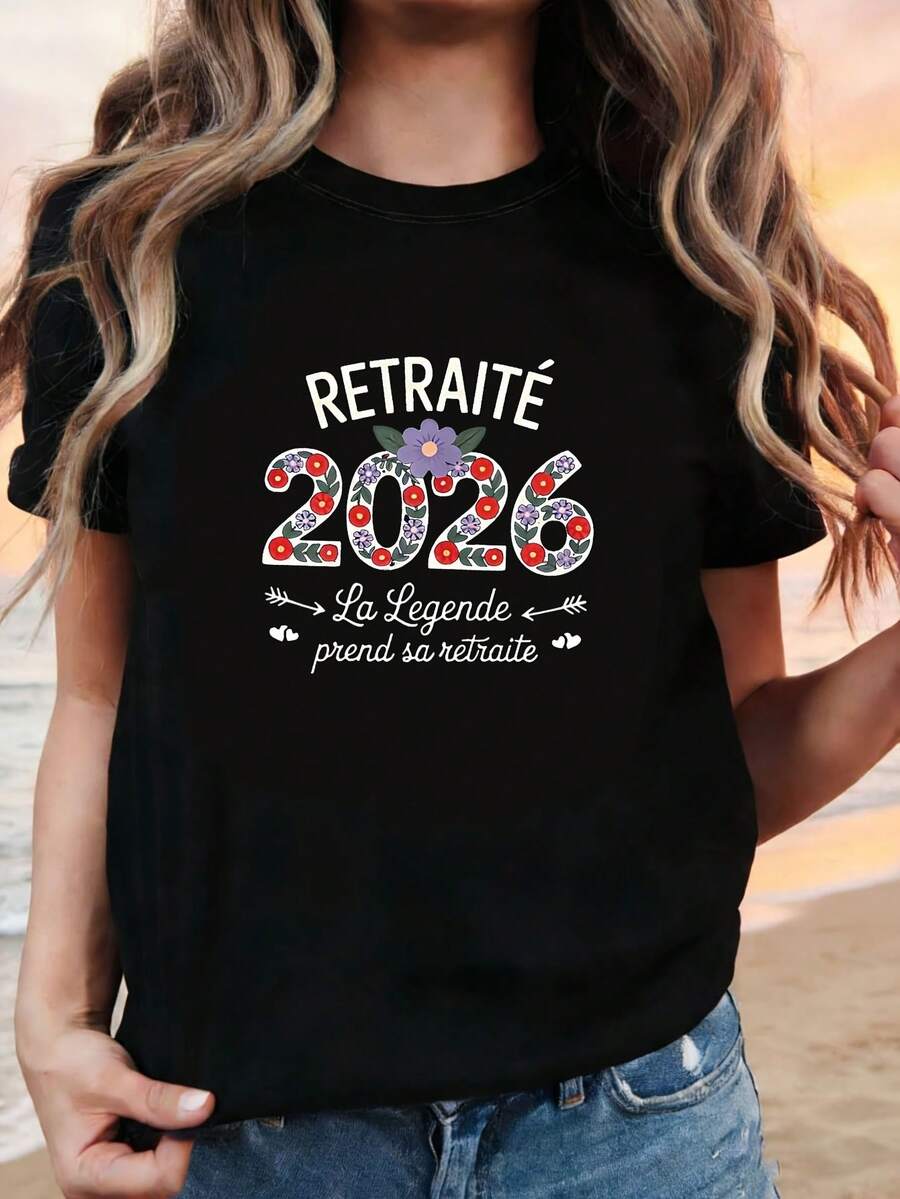 Camiseta de talla grande, con temática francesa "RETRAITé La e prend sa retraite", elementos decorativos florales y estampado de letras, camiseta negra de manga corta con cuello redondo para mujer, adecuada para primavera, verano y otoño, ajuste cómodo, diseño moderno, versátil y duradera para el uso diario, tela suave, estilo moderno, estiliza al usarla como prenda exterior, simple y elegante cuando se combina en capas, camiseta básica casual para mujer. - Negro - Ver 1