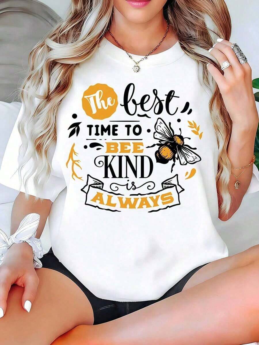 Camiseta estampada para mujer con gráfico de mensaje "Be Kind", manga corta, cuello redondo, top casual para uso diario y las temporadas de primavera y verano, regalo perfecto para amigas, familiares y seres queridos. Ropa de talla grande para mujer, blusas estampadas para mujer. - Blanco - Ver 1