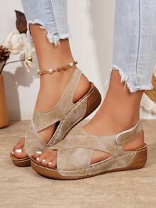 Plus Size Women's Retro Solid Color Buckle Platform Wedge Sandals - Brown - View 6
