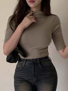 Camiseta de cuello alto ajustada de color liso para mujer - Marrón - Ver 6