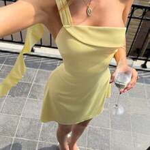 guangzhougaolangshangmao Vestido de satén de unicolor con volantes en los hombros y diseño de cintura con lazo, vestido mini femenino y favorecedor para citas, fiestas, vacaciones en la playa, elegante para el verano - Amarillo - Ver 1