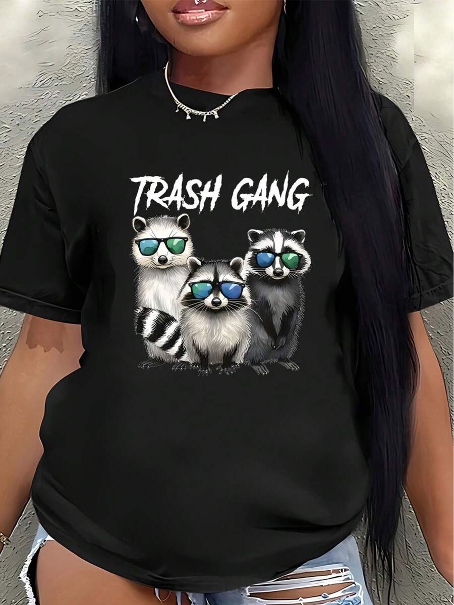 Polyester Short-Sleeved T-Shirt, Decorated With A "Trash Gang" Raccoon Print, Lightweight And Durable, Suitable For Home, Restaurants Or Casual Outdoor Use, With A Fun Animal Print And A Comfortable Fit. - 黑色 - 查看 1