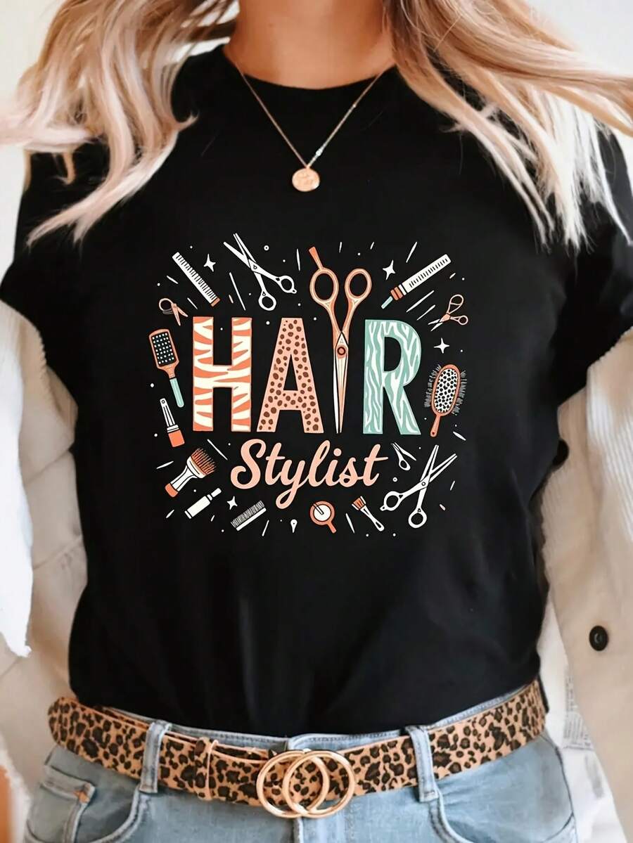 Camiseta negra con diseño de peluquería para mujer | Camiseta casual de manga corta y cuello redondo con estampado de accesorios para el cabello, transpirable y de corte holgado, adecuada para primavera/verano, lavable a máquina, un artículo imprescindible para el guardarropa de verano, blusas para mujer con diseño divertido. - Negro - Ver 1