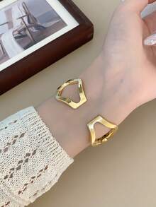 1 Stück Damen Quadratische Goldene Quarz Uhr, minimalistisch & modisch, geeignet für den täglichen Gebrauch, beste Geschenkwahl für Feiertage - Gold - Übersicht 7