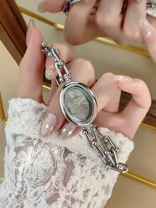Women's Gold Square Quartz Watch, Delicate And Compact, Suitable For Daily Wear, Birthday And Graduation Gift, Casual Gatherings - Silver - View 4