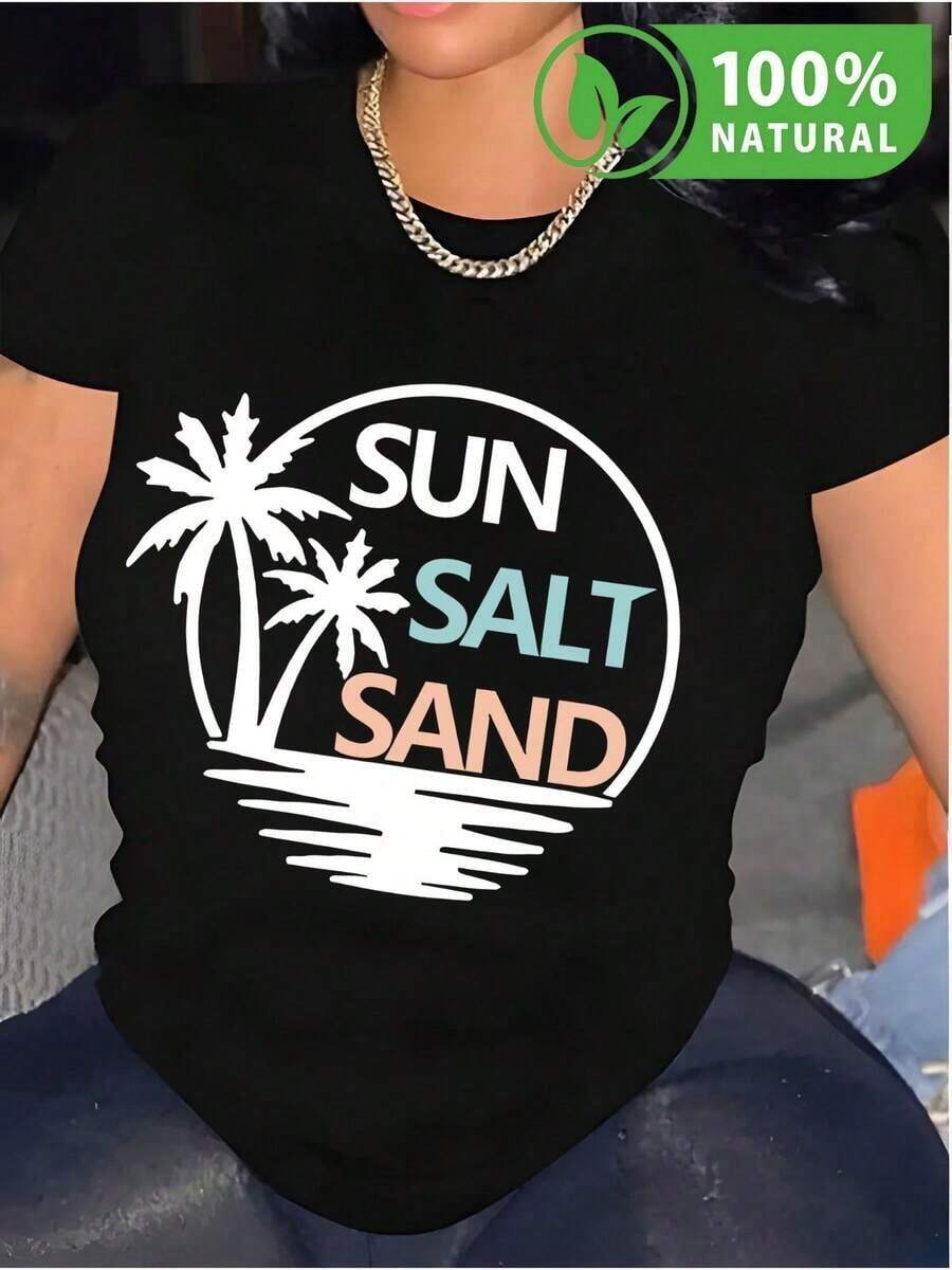 Playera con diseño de playa: sol, sal y arena estampados relajados ideal para el verano estilo trendy en México perfecta para tus días de relax y diversión. Cómoda, moderna y fresca hecha para destacar donde vayas. ¡Un must-have en tu closet para vivir el espíritu playero! - Negro - Ver 1