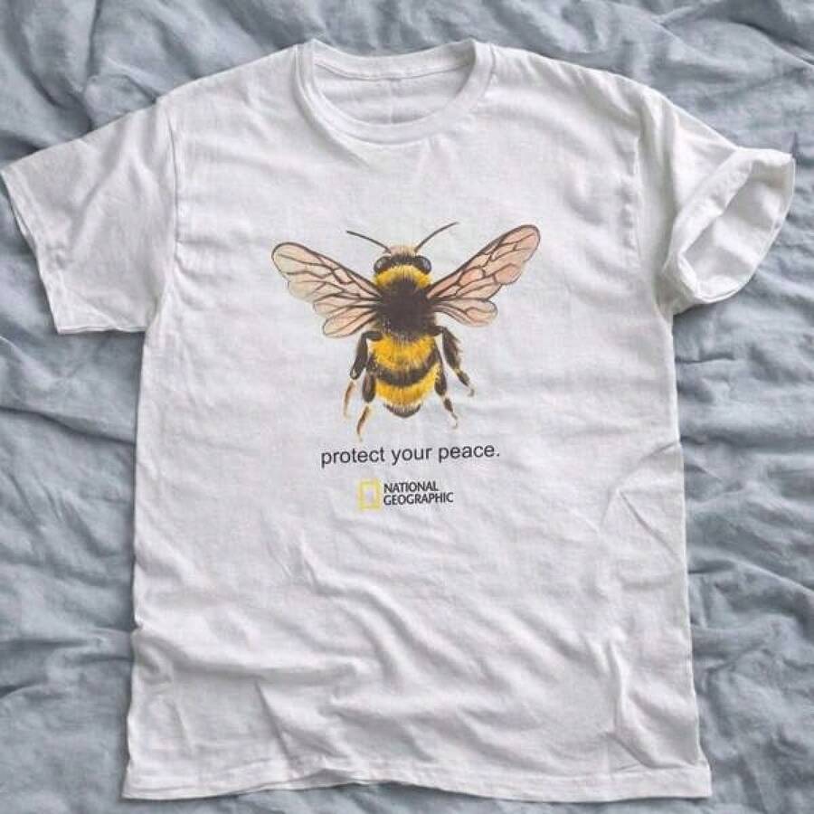 Camiseta con Gráfico de Abeja 'Protege Tu Paz' de National Geographic, Tallas S-5XL, Unisex - Negro - Ver 1