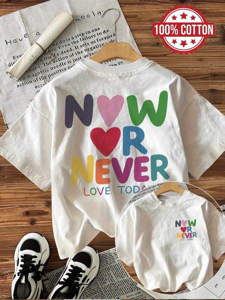Últimos estilos de SimpieAndVersatileDesign: Camiseta de manga corta con cuello redondo y estampado a doble cara, con un diseño vibrante que presenta corazones y la frase "OR NEVERCottno". Estilo casual de algodón para el hogar, uso diario, vacaciones, verano, ropa Y2k, moda, estilo casual, deportivo y relajado, tallas grandes, ropa de algodón para mujer, top para mujer, 100% algodón, camiseta de algodón. - Blanco - Ver 1